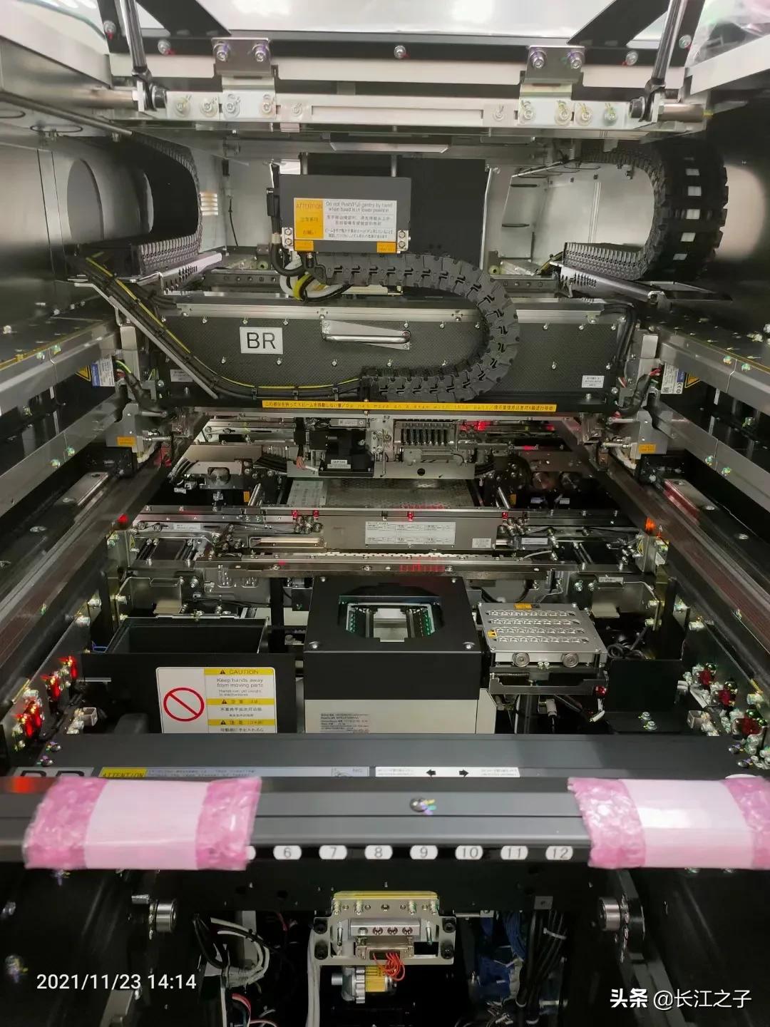 2000年前，一些有頭腦的香港平民，倒騰二手貼片機賺的盆滿缽滿