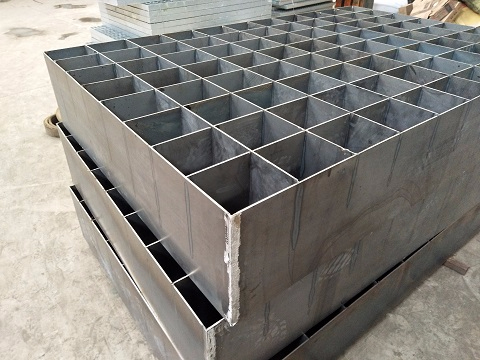 SCR脫硝裝置中整流格柵的設計